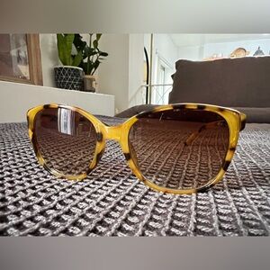 Women’s honey gold tortoise sunglasses
